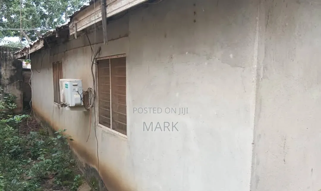 4bdrm Apartment in Kaaf Estate, Gomoa East for sale