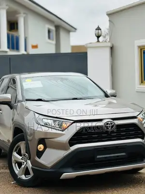 Toyota RAV4 2021 Brown