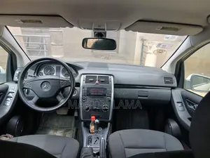 Mercedes-Benz B-Class 2010 White