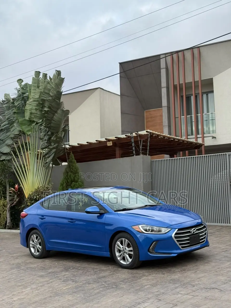 Hyundai Elantra Limited Sedan FWD (2.0L 4cyl 6A) 2017 Blue