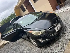 Hyundai Elantra Limited Sedan FWD (1.8L 4cyl 6A) 2013 Black