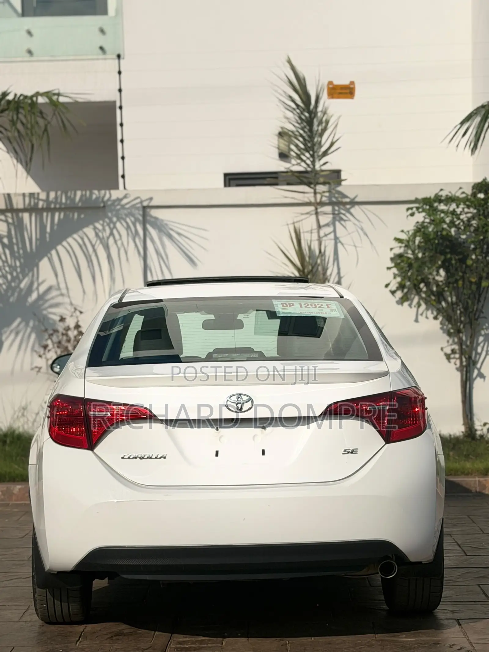Toyota Corolla SE 4dr Sedan (1.8L 4cyl CVT) 2017 White