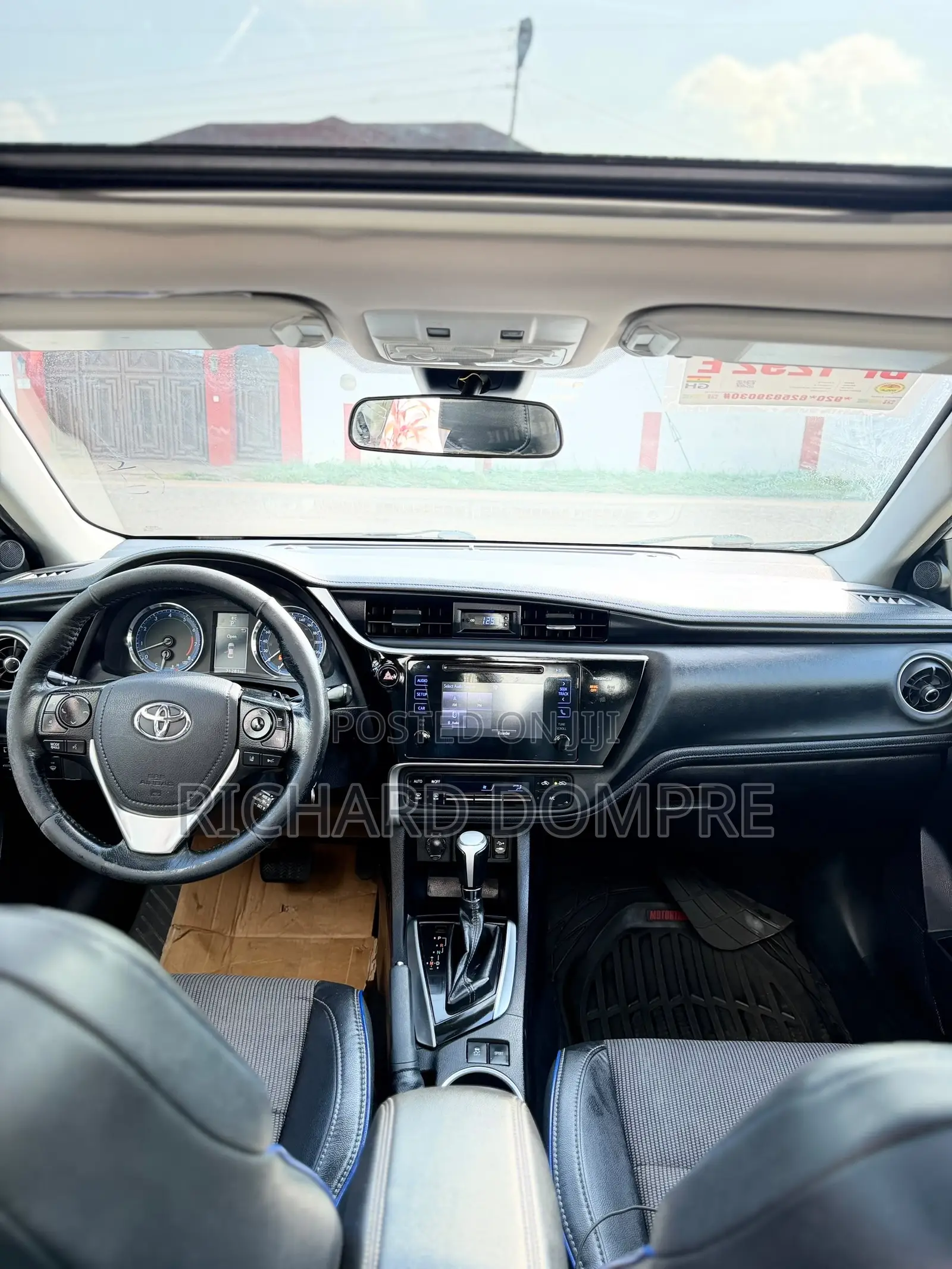 Toyota Corolla SE 4dr Sedan (1.8L 4cyl CVT) 2017 White