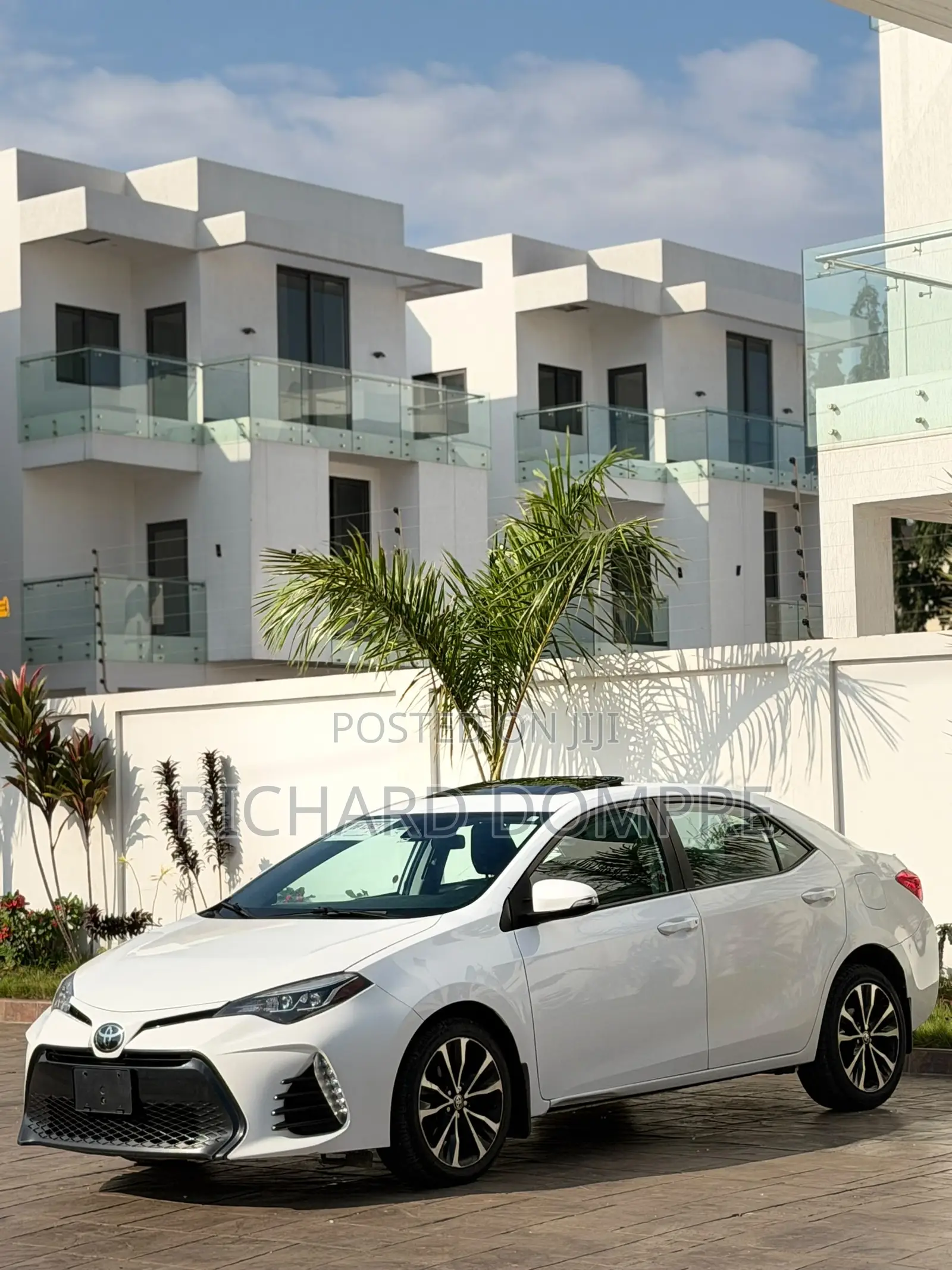Toyota Corolla SE 4dr Sedan (1.8L 4cyl CVT) 2017 White