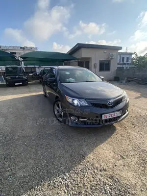 Toyota Camry SE Sport 4dr Sedan (2.5L 4cyl 6A) 2014 Gray