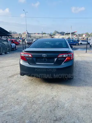 Toyota Camry SE Sport 4dr Sedan (2.5L 4cyl 6A) 2014 Gray