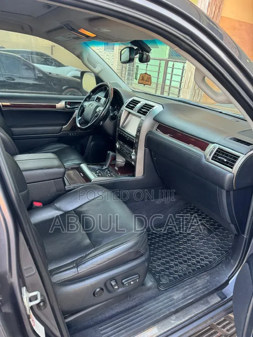 Mercedes-Benz C300 2018 White