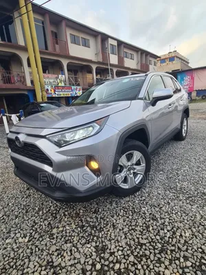 Toyota RAV4 2021 Silver