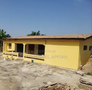 4bdrm House in Awoshei, Awoshie for sale