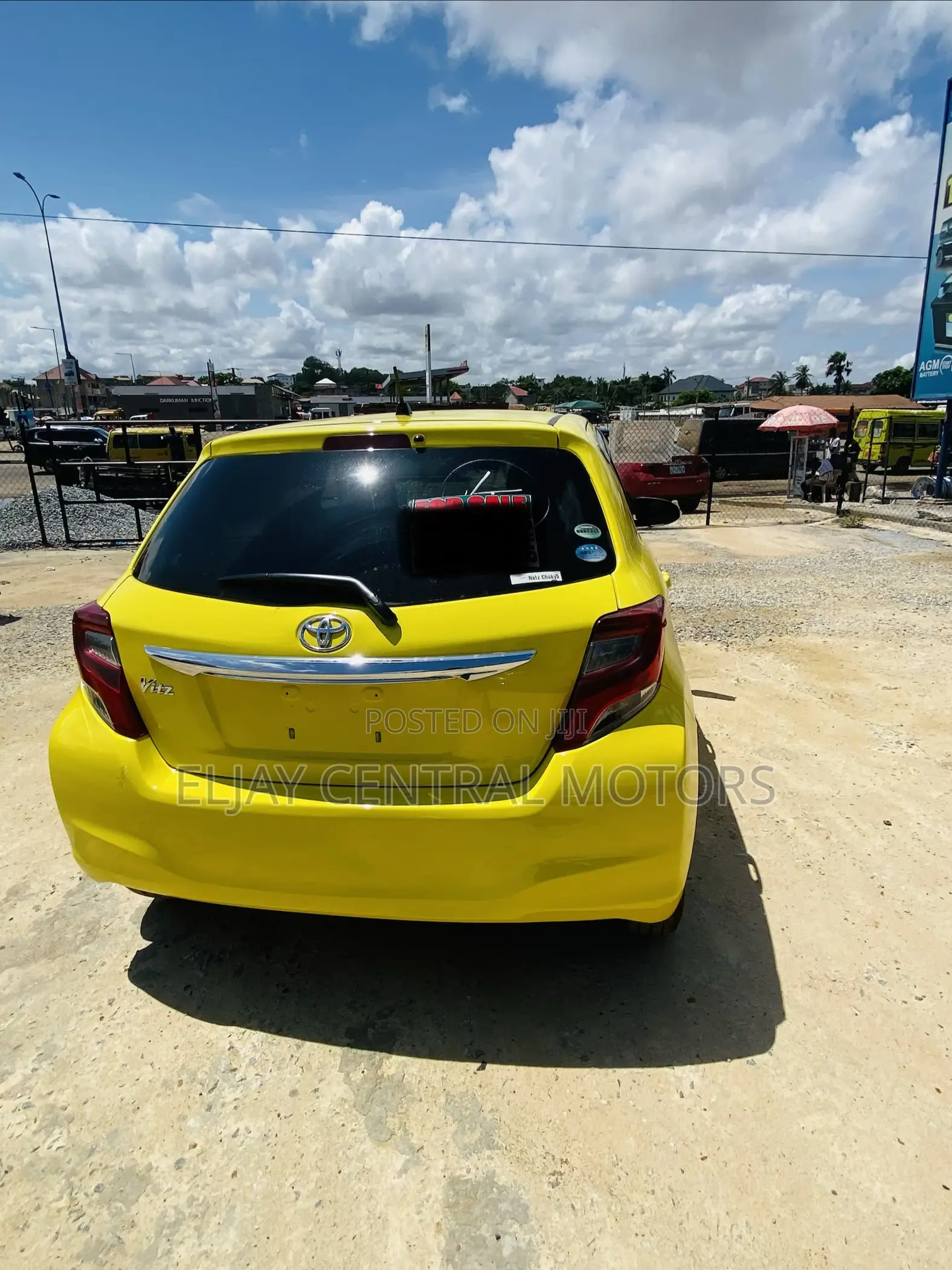 Toyota Vitz 1.3 AWD 5dr 2015 Yellow