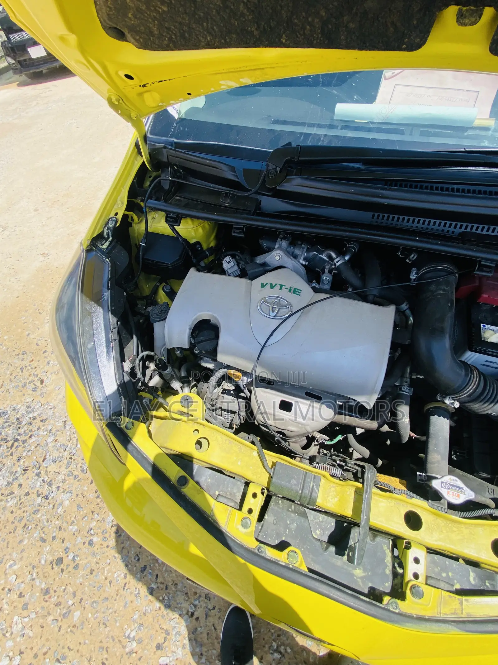 Toyota Vitz 1.3 AWD 5dr 2015 Yellow