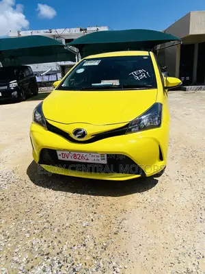 Toyota Vitz 1.3 AWD 5dr 2015 Yellow