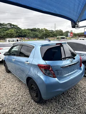 Toyota Vitz 1.3 FWD 5dr 2013 Blue