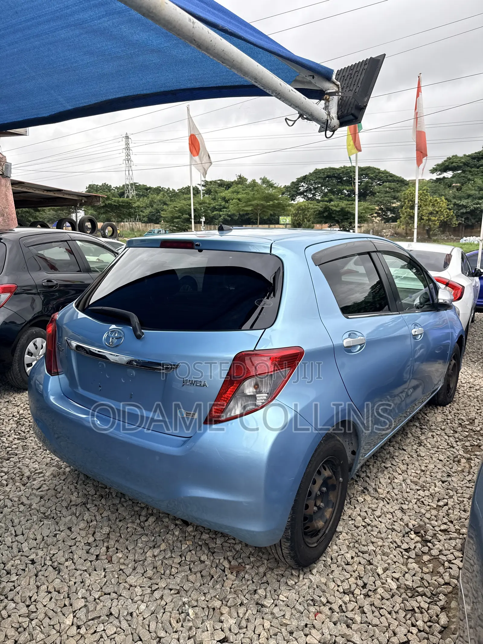 Toyota Vitz 1.3 FWD 5dr 2013 Blue