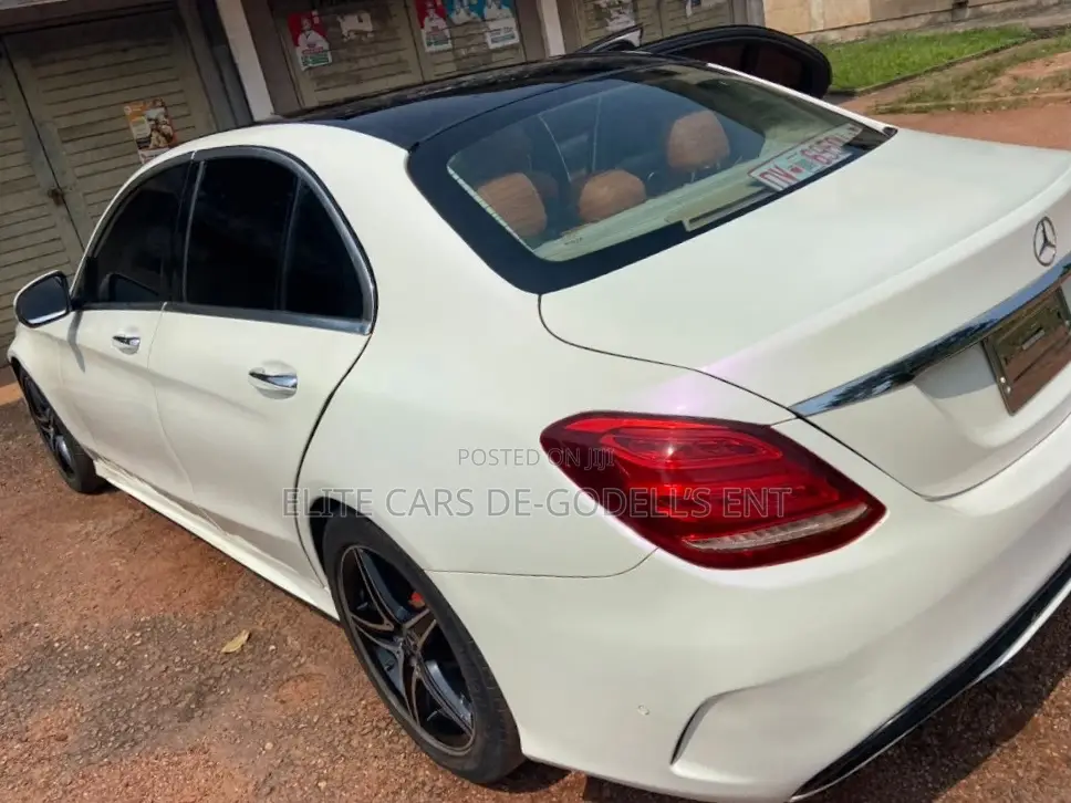 Mercedes-Benz C300 Sport 4Matic Sedan AWD (2.0L 4cyl 7A) 2017 White