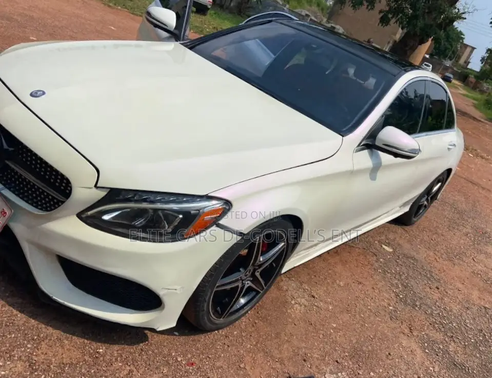 Mercedes-Benz C300 Sport 4Matic Sedan AWD (2.0L 4cyl 7A) 2017 White