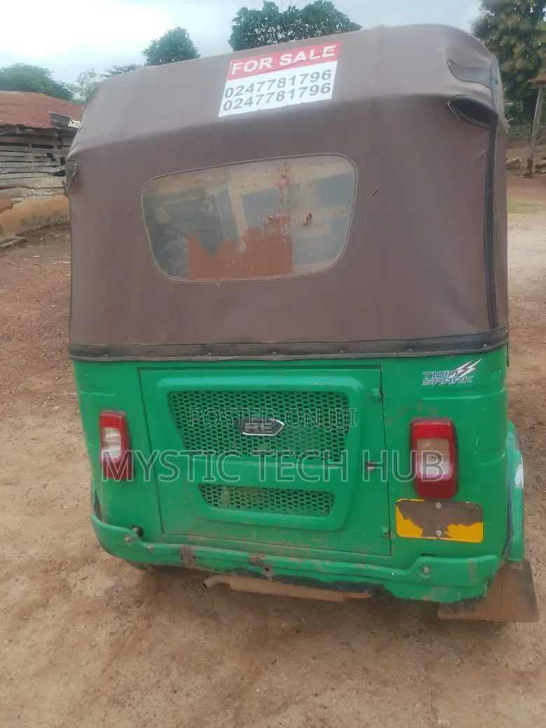 Bajaj RE 2025 Green