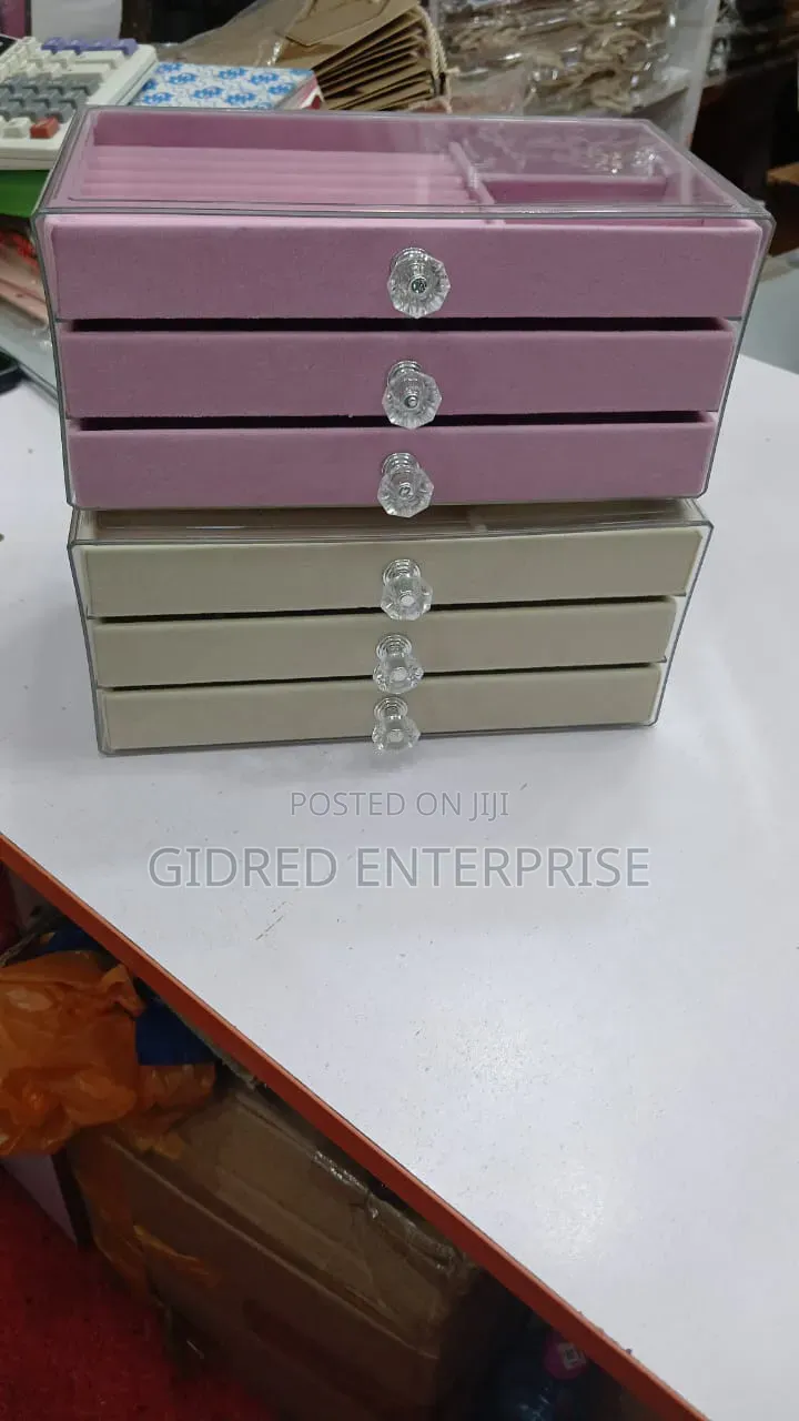 Wholesale and Retail of Quality Jewelry Organizer