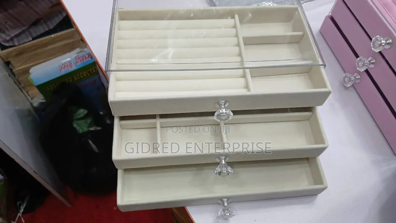Wholesale and Retail of Quality Jewelry Organizer