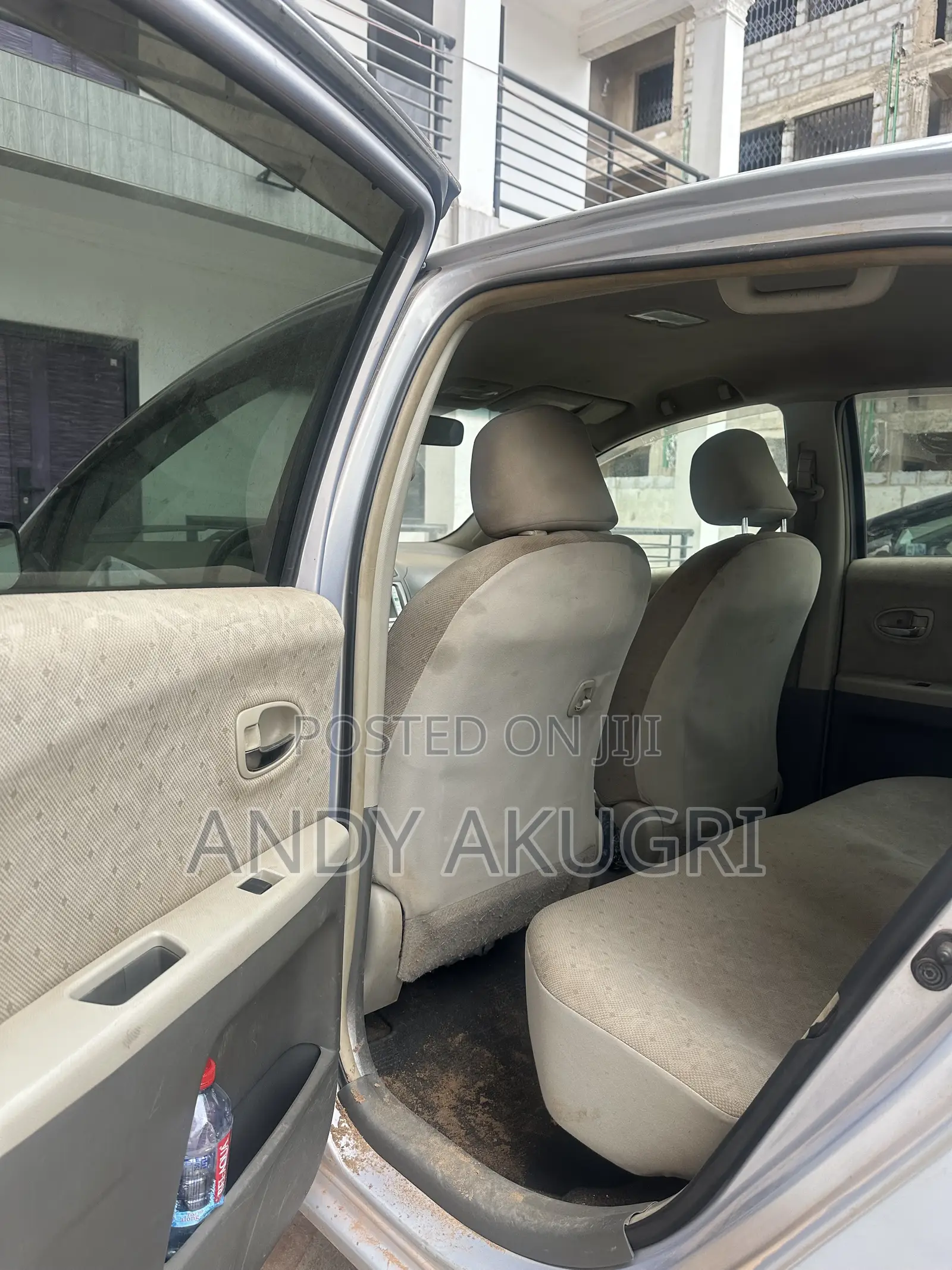 Toyota Vitz 2010 Silver