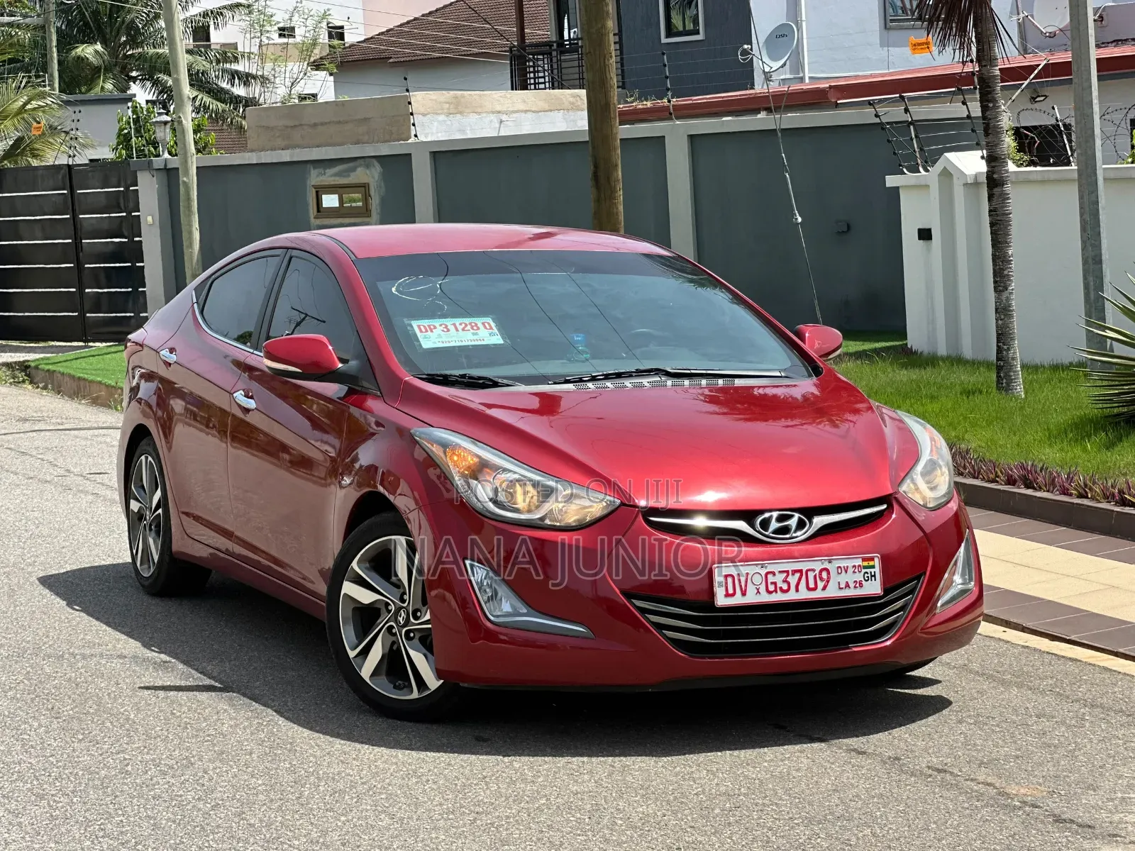 Hyundai Elantra 2016 Red