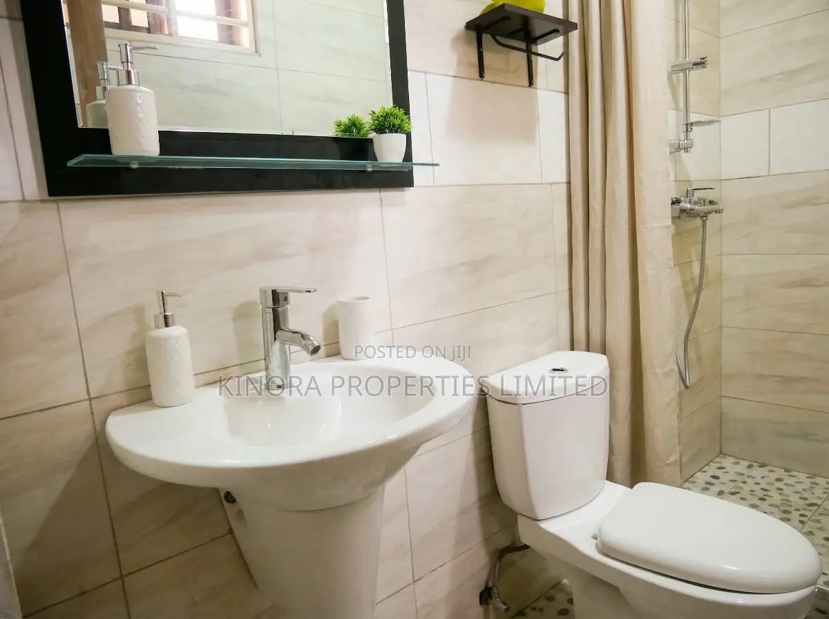Furnished 4bdrm Duplex in Lakeside for sale