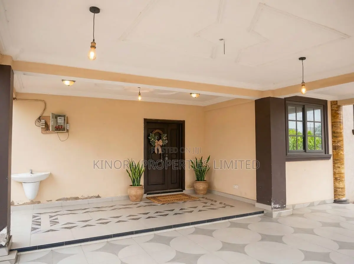 Furnished 4bdrm Duplex in Lakeside for sale