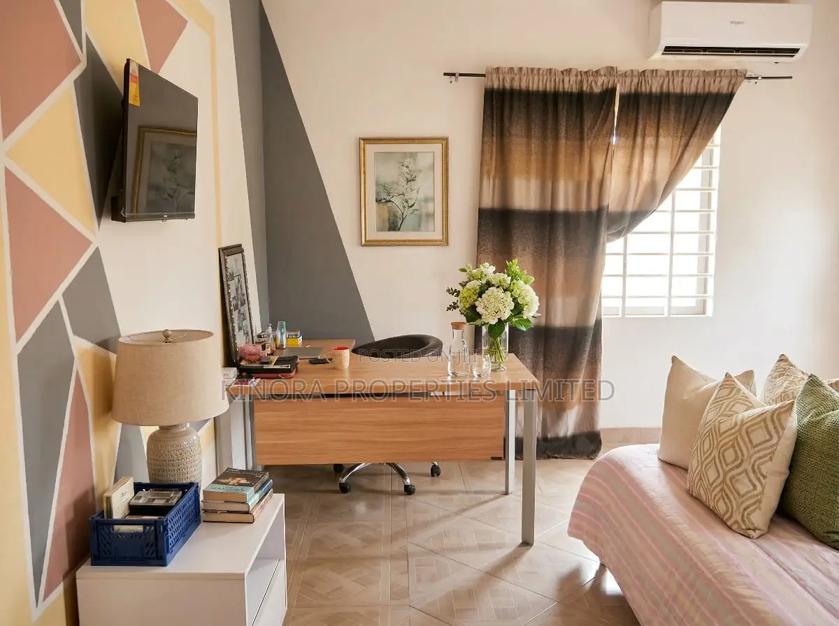 Furnished 4bdrm Duplex in Lakeside for sale