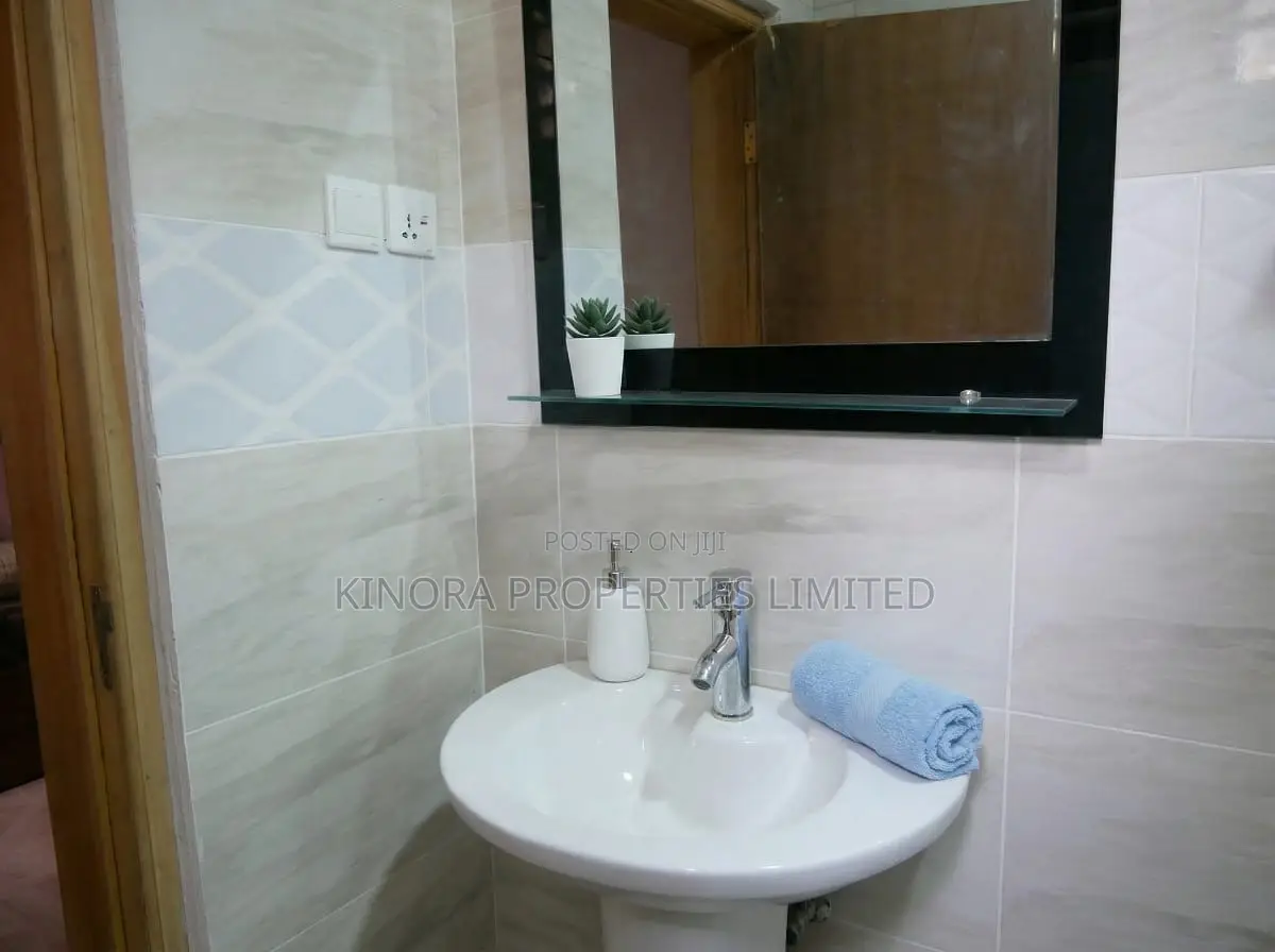 Furnished 4bdrm Duplex in Lakeside for sale