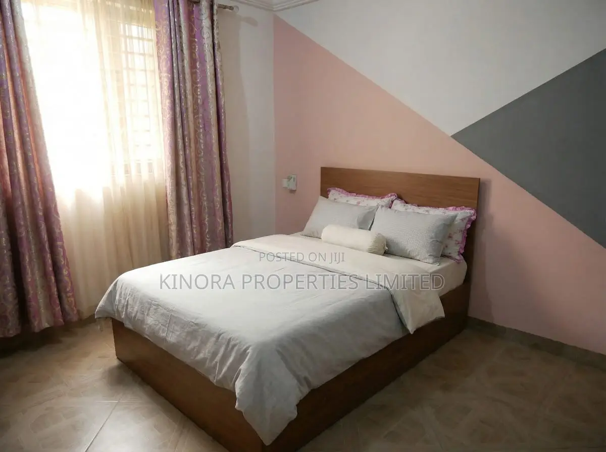 Furnished 4bdrm Duplex in Lakeside for sale