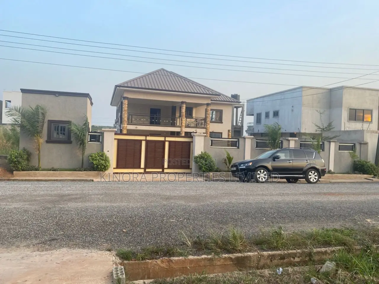 Furnished 4bdrm Duplex in Lakeside for sale
