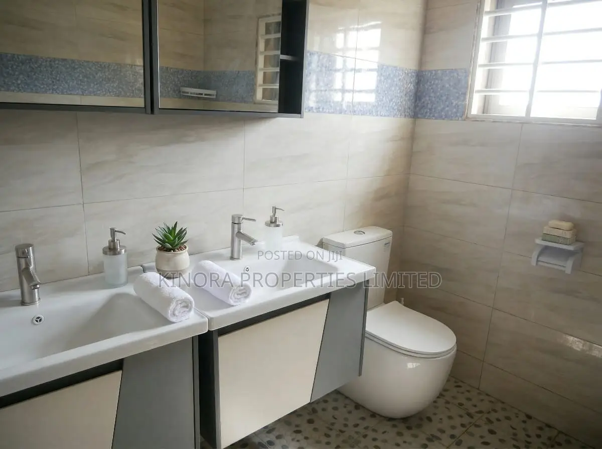 Furnished 4bdrm Duplex in Lakeside for sale