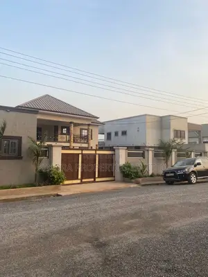 Furnished 4bdrm Duplex in Lakeside for sale