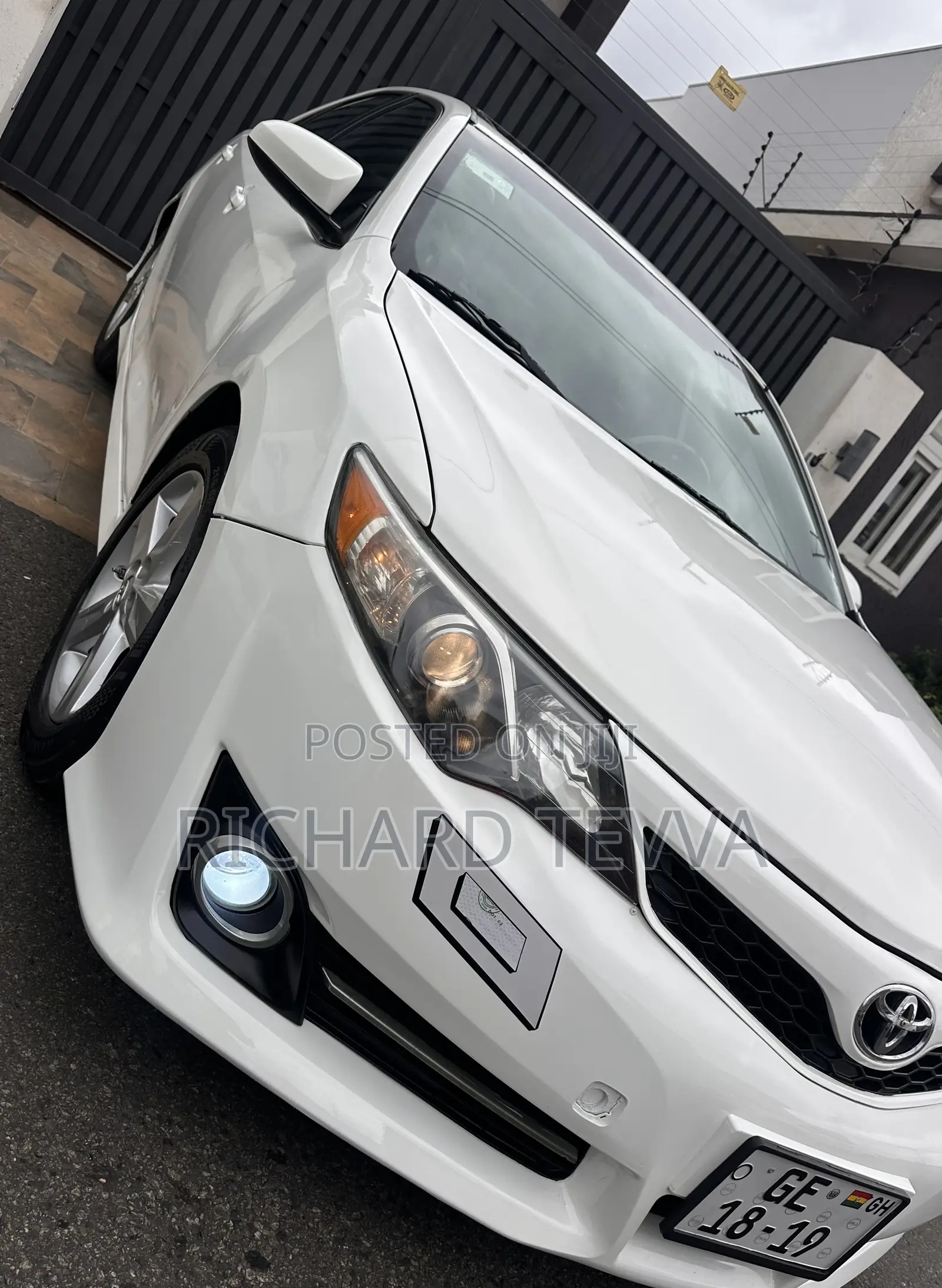 Toyota Camry SE 4dr Sedan (2.5L 4cyl 6A) 2014 White