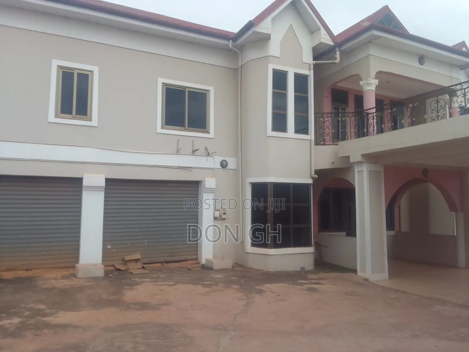 4 Bedroom Flat for Rent.