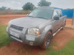 Nissan Hardbody 2011 Silver