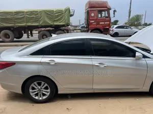 Hyundai Sonata Limited 2.0T Sedan (2.0L 4cyl 6A) 2013 Gray