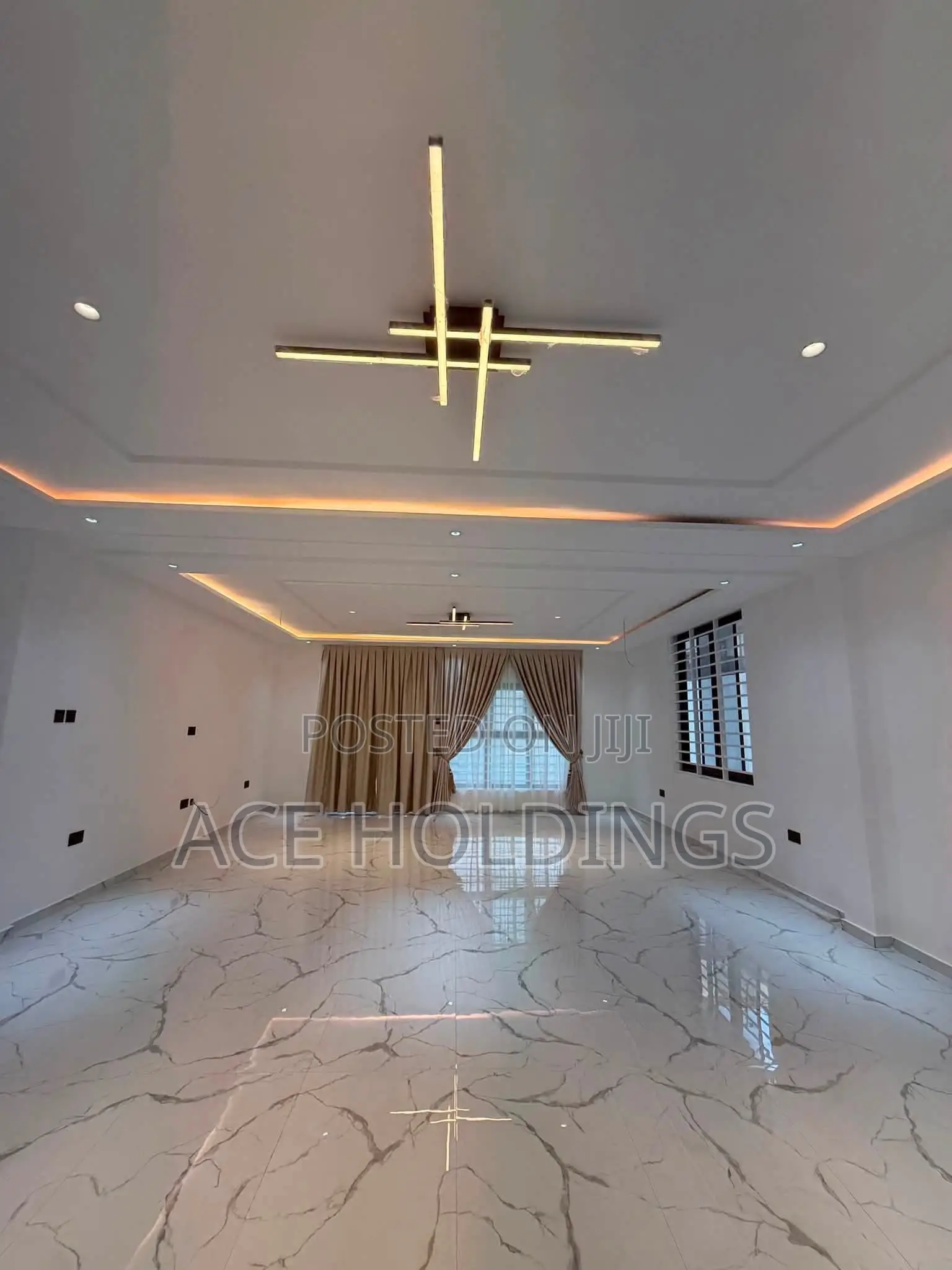 4bdrm Mansion in East Legon Hills for sale