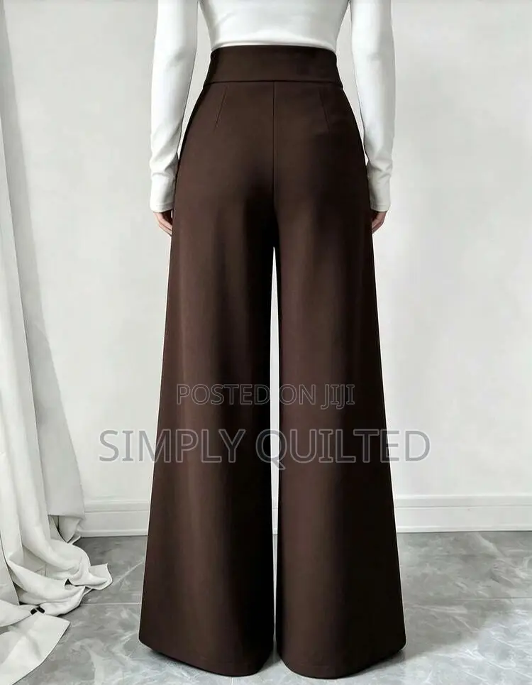 Wide-Leg Trouser
