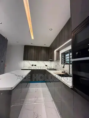 3bdrm Duplex in Lakeside for sale