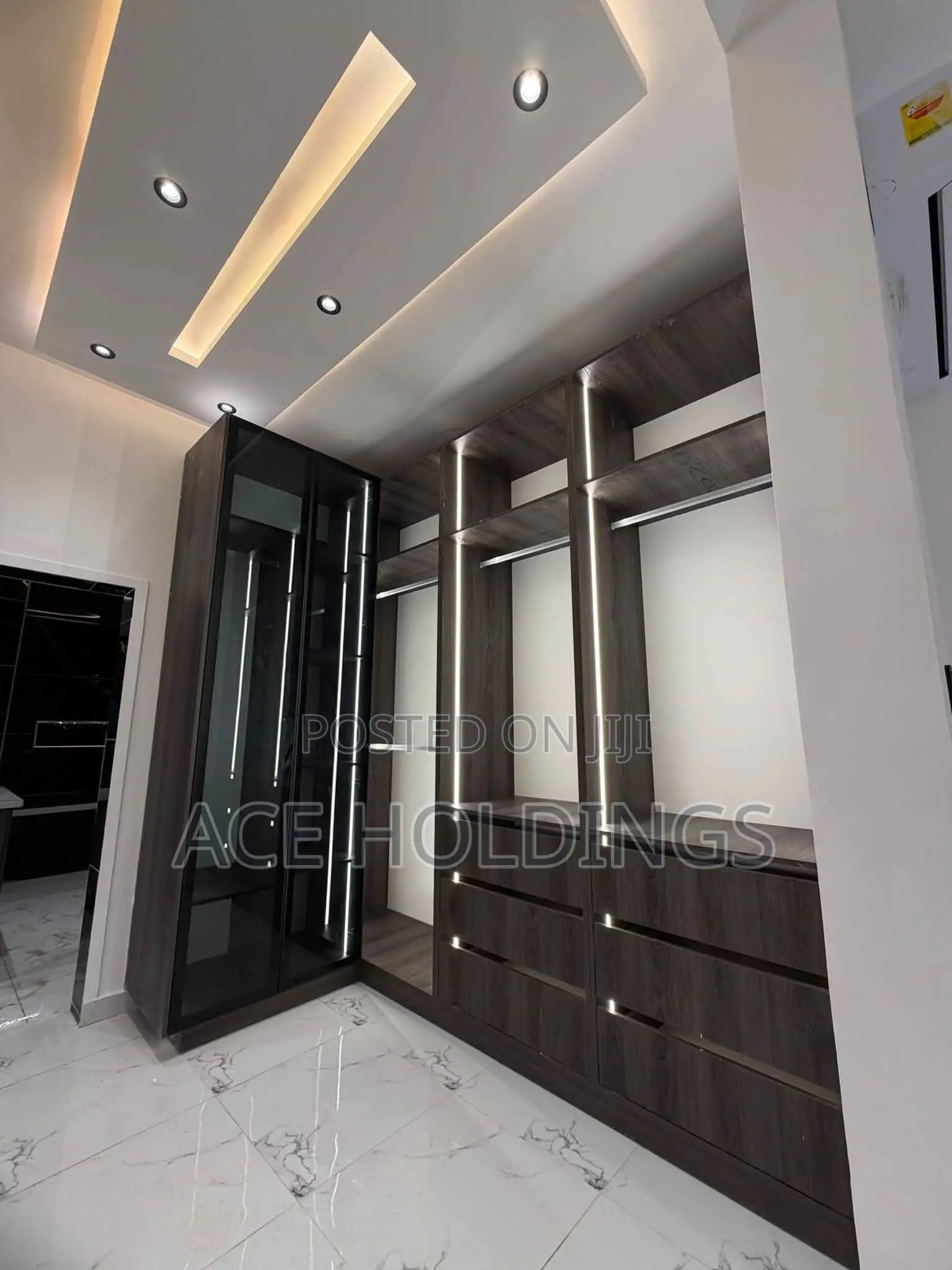 3bdrm Duplex in Lakeside for sale