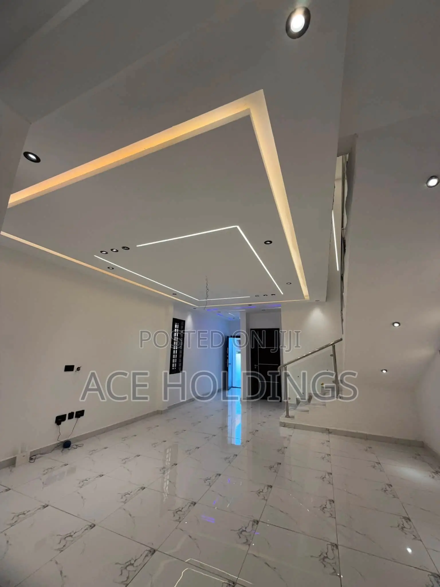 3bdrm Duplex in Lakeside for sale