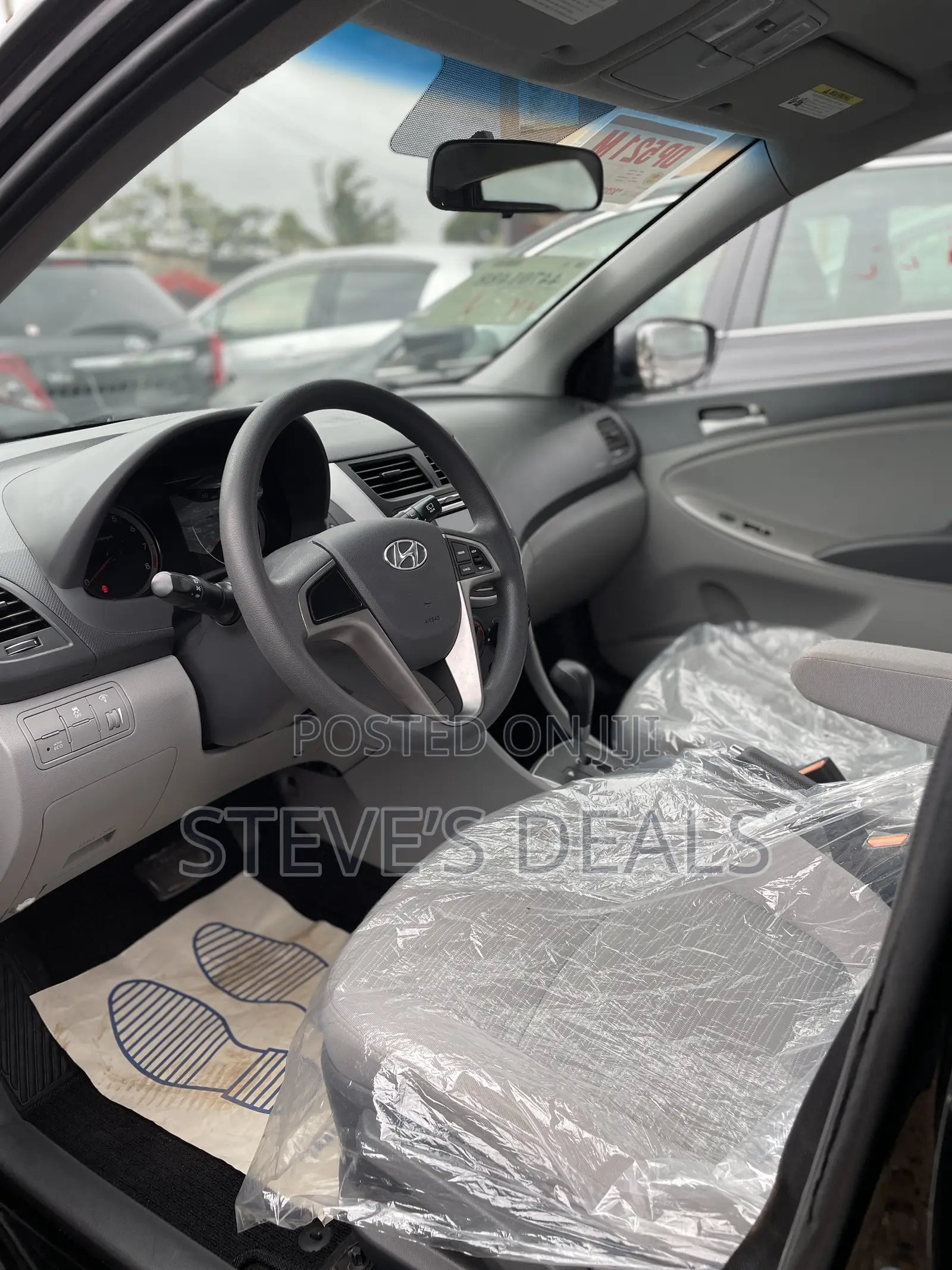 Hyundai Accent SE Hatchback 2016 Black