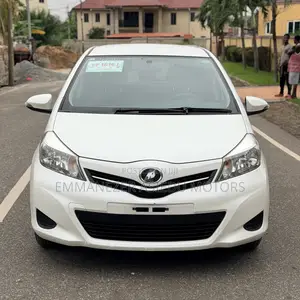 Toyota Vitz 1.3 AWD 3dr 2013 Pearl