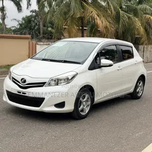 Toyota Vitz 1.3 AWD 3dr 2013 Pearl
