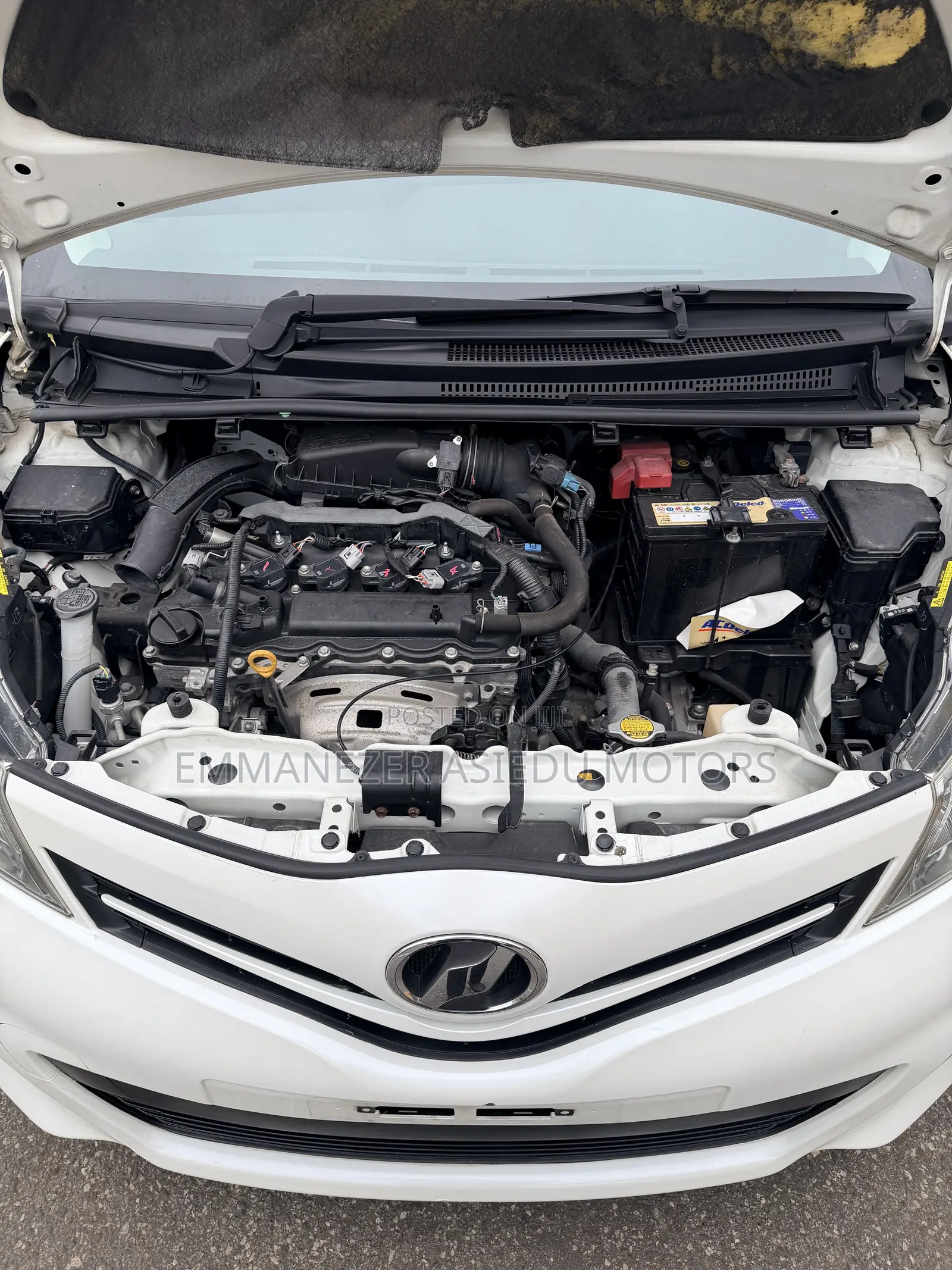 Toyota Vitz 1.3 AWD 3dr 2013 Pearl
