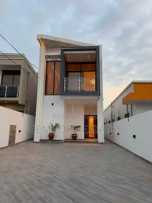 3bdrm House in Community 8, Lake Side Estate for sale
