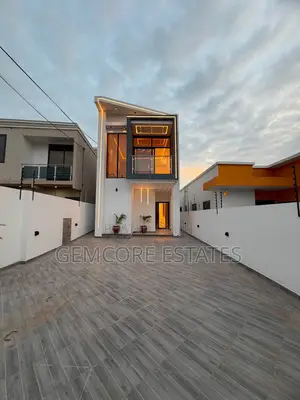3bdrm House in Community 8, Lake Side Estate for sale