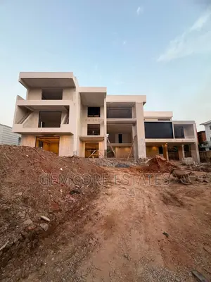 7bdrm Mansion in Adjiringanor, Adjiriganor for sale