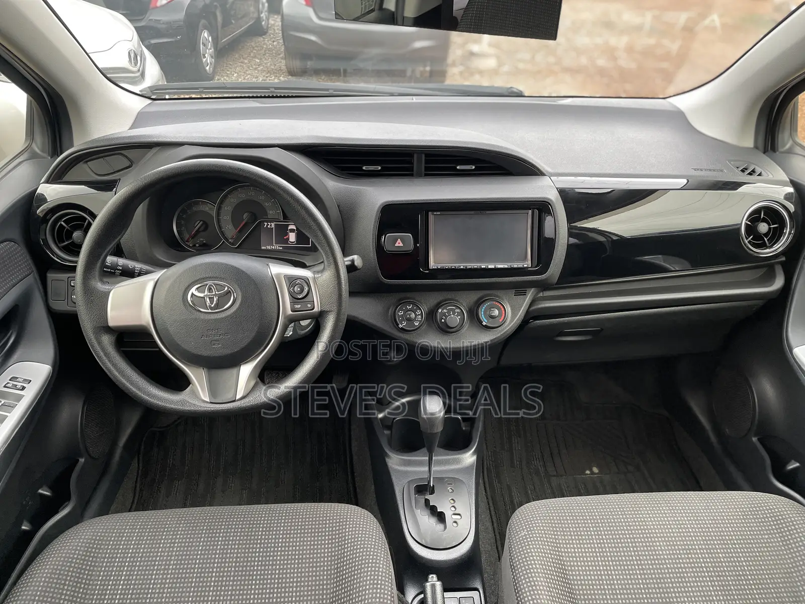 Toyota Vitz 1.3 FWD 5dr 2015 White
